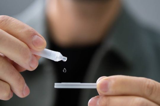 Υπεγράφη η ΚΥΑ για τα δωρεάν self-tests για καρκίνο του παχέος εντέρου