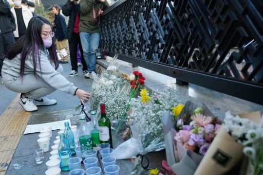 Παγκόσμιο σοκ για την τραγωδία στη Ν. Κορέα, νεαρά άτομα τα περισσότερα θύματα