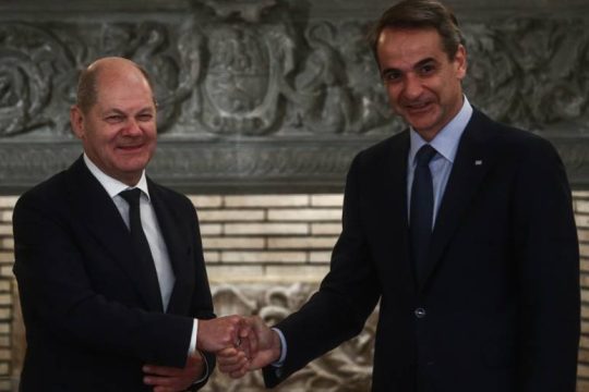Σολτς: Δεν νοείται αμφισβήτηση κυριαρχίας από εταίρο του ΝΑΤΟ