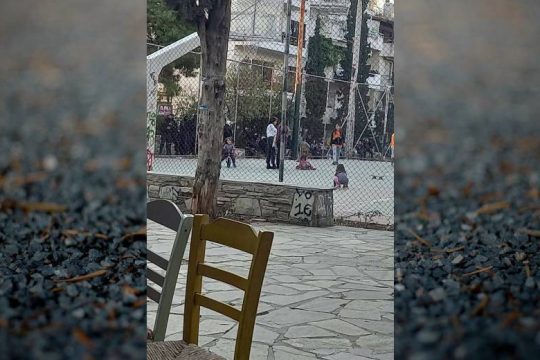 Αστυνομικοί στο «μπασκετάκι» του Στρέφη σε ρόλο… επιτηρητή