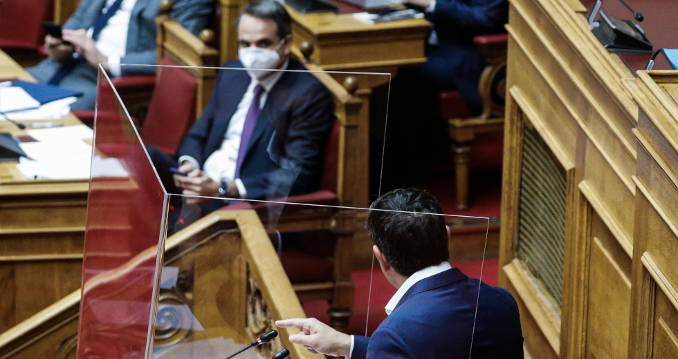 Ο Μητσοτάκης απαντά στην ερώτηση Τσίπρα για την ακρίβεια