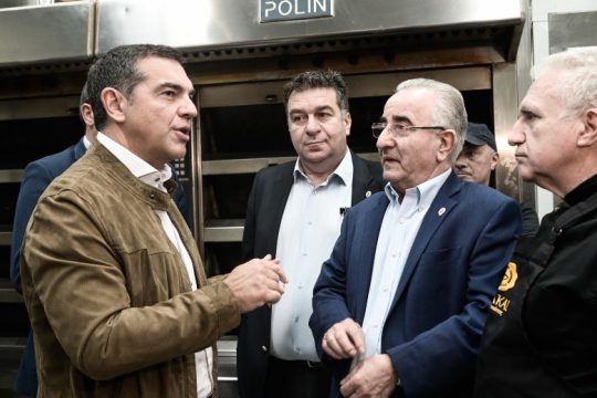 Συνάντηση Τσίπρα με αρτοποιούς: Πολιτική επιλογή να πλουτίζουν λίγοι σε βάρος των πολλών