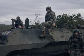 «Ησυχία» στο μέτωπο, πόλεμος στις δηλώσεις