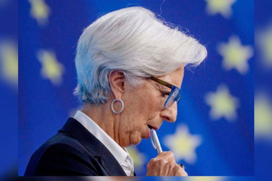 «Ματώνει» τις αγορές η τυραννία του δολαρίου