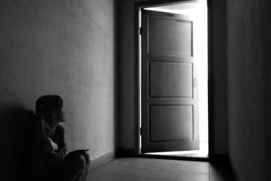 «Βρώμικες» δουλειές σε «άρρωστα» και σκοτεινά μονοπάτια