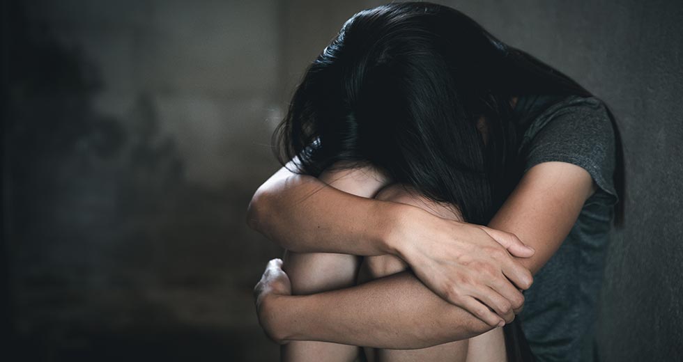 Βίαζε την κόρη του από τα 9