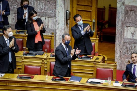 Προσχέδιο Προϋπολογισμού 2023: Ευχάριστες εκτιμήσεις και ψευδείς προβλέψεις φέρνουν φτώχεια και νέα μνημόνια