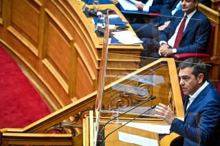 Στη Βουλή το θέμα της ακρίβειας από τον Τσίπρα