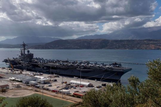 Τους υποδέχτηκαν με σουβενίρ και διαδηλώσεις
