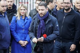Περισσότερη δημοκρατία, η απάντηση του ΠΑΣΟΚ