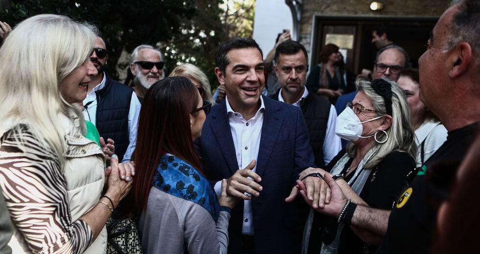 Υποδοχή… πρωθυπουργού για τον Τσίπρα στο Χαλάνδρι