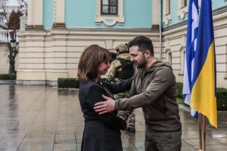 «Εξ αρχής και ανεπιφύλακτα στο πλευρό σας»