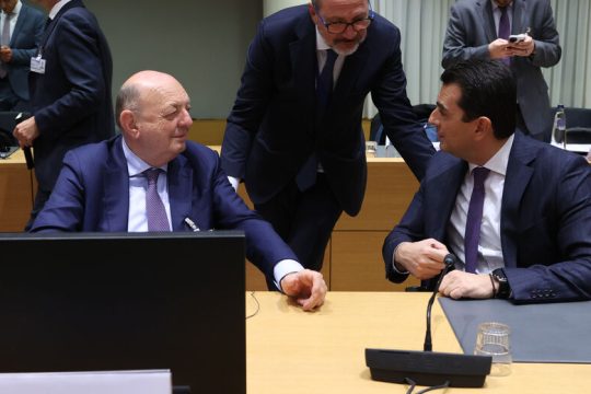 «Ολα ή τίποτα» είπαν οι 15 για το φυσικό αέριο