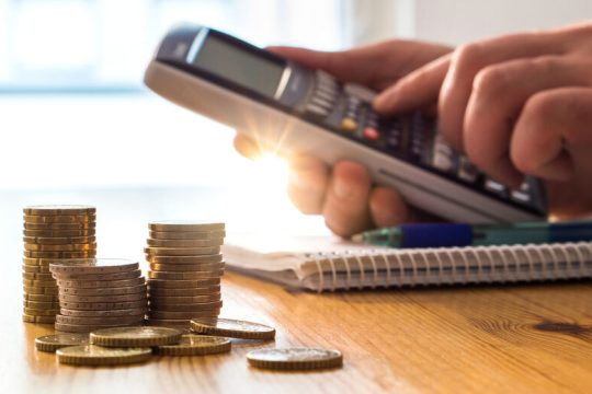 Μικρή υποχώρηση του πληθωρισμού στην Ευρωζώνη το Νοέμβριο
