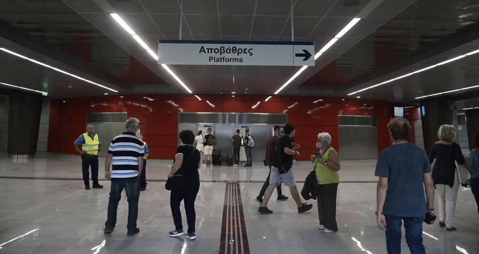 Παρατράγουδα από τα βιαστικά εγκαίνια του Μετρό Πειραιά