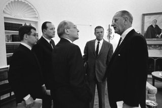 O Λευκός Οίκος και η «εθνοσωτήριος»