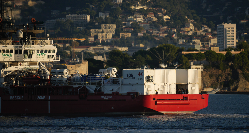 Πολιτικό θέατρο και… κολοκυθιά για το Ocean Viking