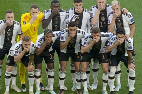 Η Γερμανία κατηγορεί τη FIFA για εκβιασμό