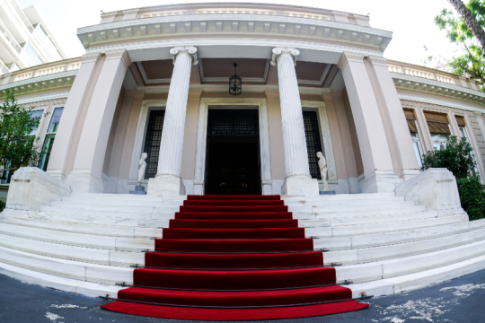 Κράτος και δημοκρατία: ας ξεκινήσουμε από τα βασικά