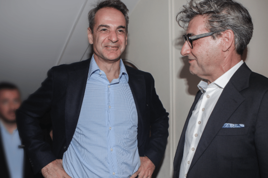 Η Εμιλι στο Παρίσι και ο πρωθυπουργός στη Θεσσαλονίκη