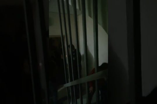 Όταν οι αστυνομικοί έσπασαν την πόρτα στο μοναδικό σπίτι της Ιωάννας Κολοβού [Βίντεο]