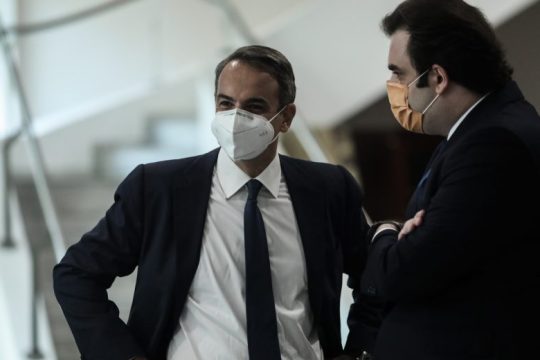 Νέος σεισμός από τις αποκαλύψεις για τις παρακολουθήσεις – Καταρρέει το αφήγημα του Μαξίμου