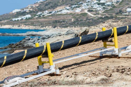 ΑΔΜΗΕ: Ξεκινά η κατασκευή των καλωδίων για την ηλεκτρική διασύνδεση Φολεγάνδρου-Μήλου-Σερίφου