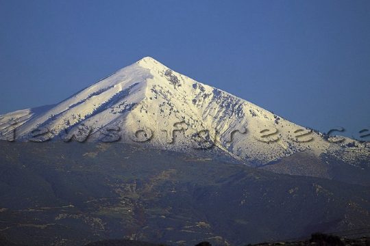 Αμπελάκια, φθινοπωρινοί περίπατοι στα καλντερίμια της Ιστορίας