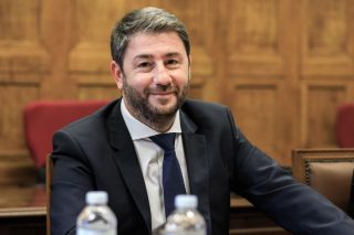 Θεσμική και προγραμματική αντεπίθεση από το ΠΑΣΟΚ