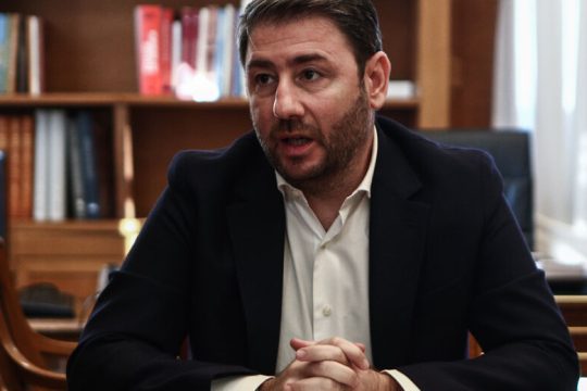 Διαφωνώ με την τριετία, λέει ο Ανδρουλάκης για το ν/σ για τις παρακολουθήσεις