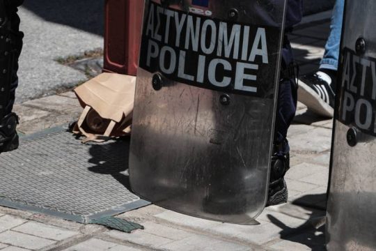 Καταγγελία της νΚΑ για σύλληψη μέλους της στην Πάτρα στην πορεία της 17ης Νοέμβρη