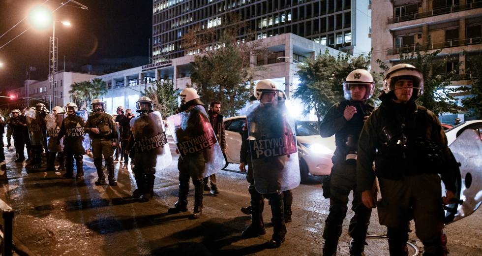 Νέο ρεσιτάλ αυταρχισμού με σχεδόν 80 συλλήψεις στα Προσφυγικά της Αλεξάνδρας