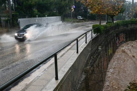 Κορύφωση της κακοκαιρίας στην Αττική την Πέμπτη [Live Χάρτης]