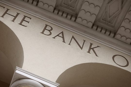 Τέσσερις κίνδυνοι για τις τράπεζες του ευρωσυστήματος