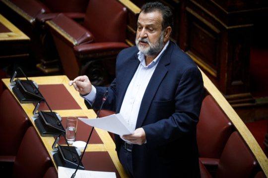 Αφήνει τη Βουλή και πάει για δήμαρχος