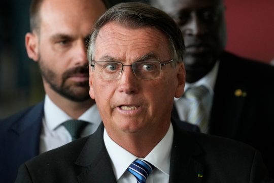 Ο Μπολσονάρο προσέφυγε στο εκλογοδικείο αμφισβητώντας τη νίκη του Λούλα