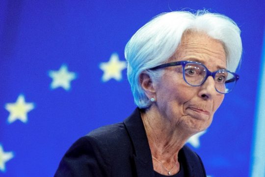 Υπέρ συγκράτησης του πληθωρισμού με κάθε τρόπο η Λαγκάρντ