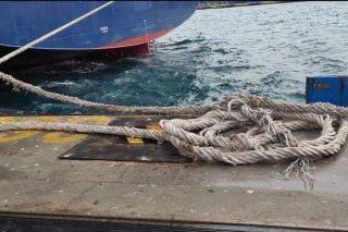 Οι λιμενεργάτες απεργούν στις προβλήτες της Cosco αν δεν αποσυρθούν οι κατηγορίες κατά του προέδρου τους