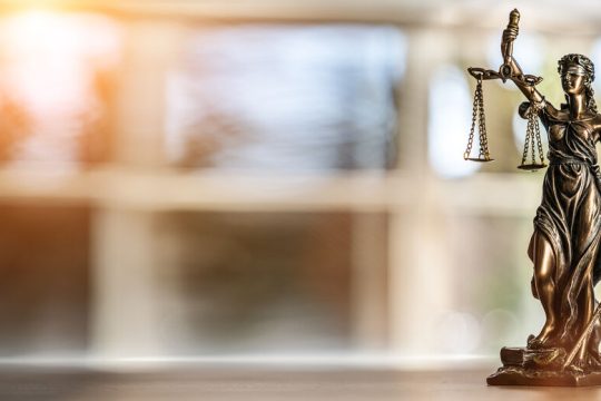 Αντιρρήσεις δικαστών για το «αυτόματο» μαύρισμα του μητρώου