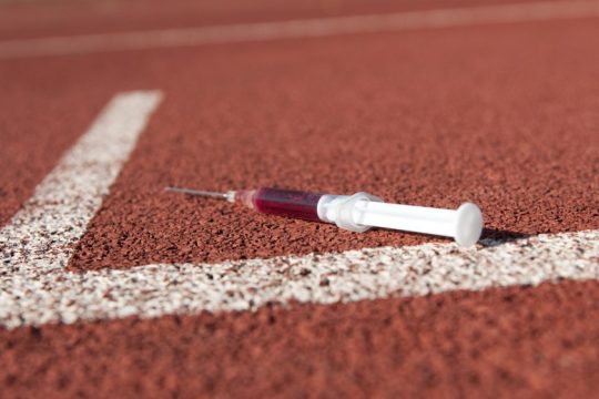 Σύλληψη γιατρού για χορήγηση σκευασμάτων ντόπινγκ και απάτη σε βάρος του ΕΟΠΥΥ
