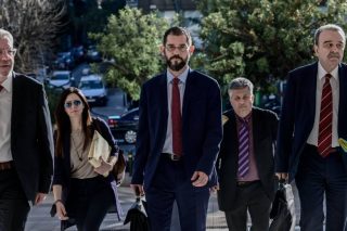 Χωρίς Παππά, Καλογρίτσα ξεκίνησε το ειδικό δικαστήριο
