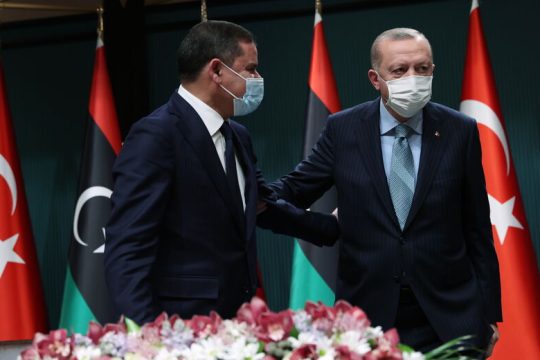Παιχνίδι Ντμπεϊμπά στα όρια της ρήξης με την Ελλάδα