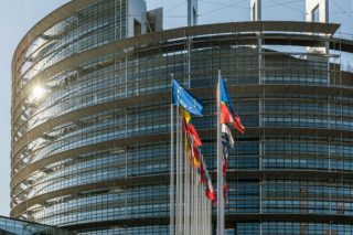 Εκδήλωση στο Ευρωκοινοβούλιο από το ΚΚΕ για τους εργαζομένους στα λιμάνια