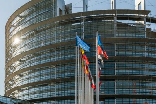 Εκδήλωση στο Ευρωκοινοβούλιο από το ΚΚΕ για τους εργαζομένους στα λιμάνια