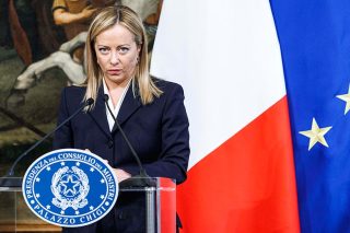 Σύμπλευση της Ελλάδας με την πολιτική Μελόνι για το προσφυγικό