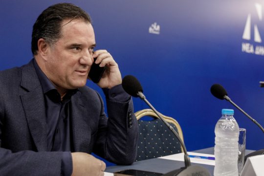 Τώρα ο Άδωνις λέει ότι τον παρακολουθούσαν