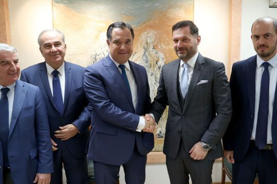 Υπογραφές για τα Ναυπηγεία Ελευσίνας