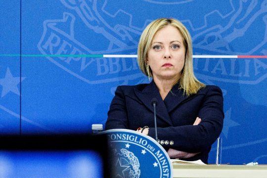 Σάλος στην Ιταλία για τον υπουργό της Μελόνι που έχει φωτογραφηθεί με σβάστικα