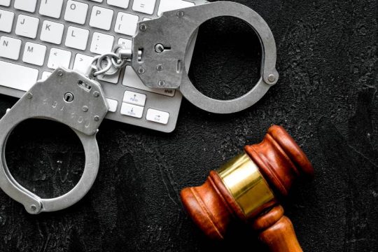 Χειροπέδες σε άλλους δύο για την υπόθεση του Κολωνού