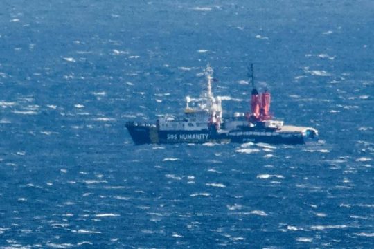 Οδύσσεια για τους διασωθέντες του «Humanity» στην Ιταλία
